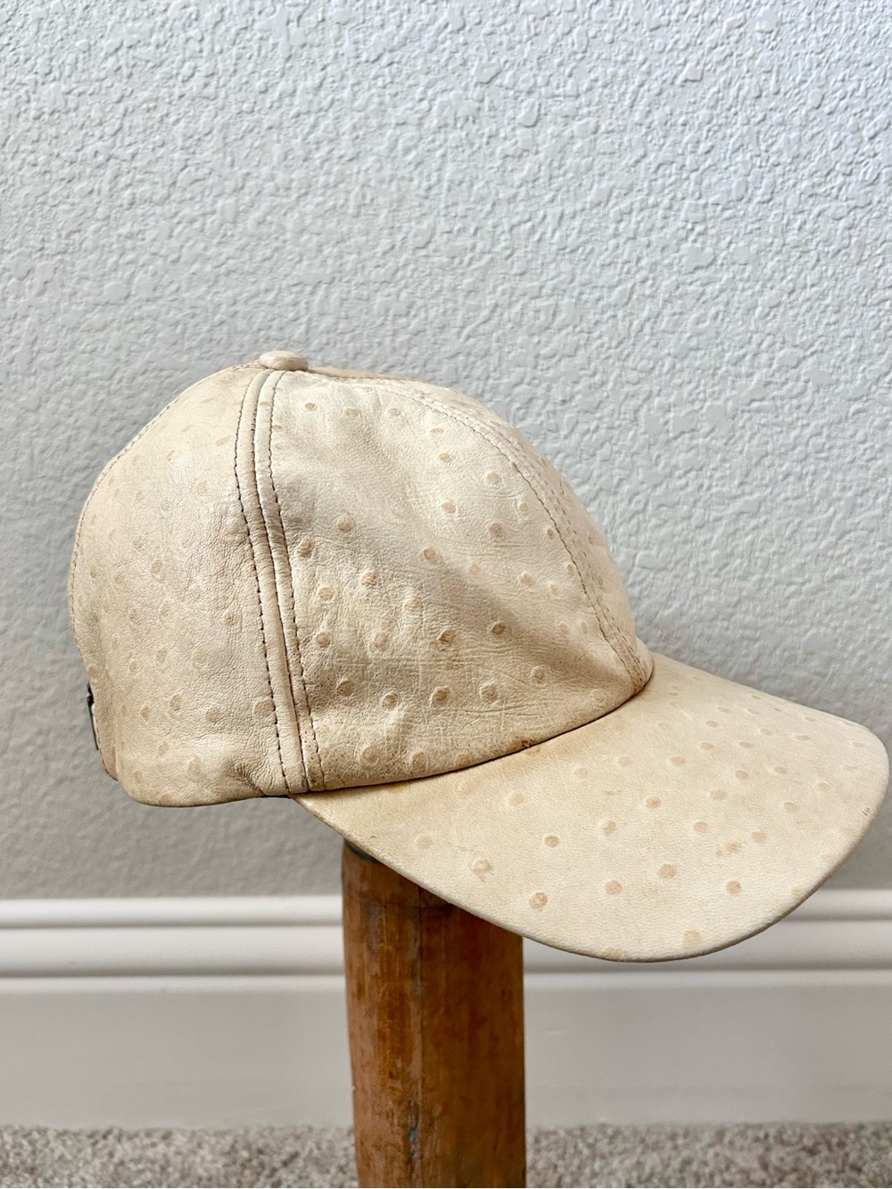 Vintage Stetson Genuine Leather Cap with Ostrich Embossing one size, white, USA